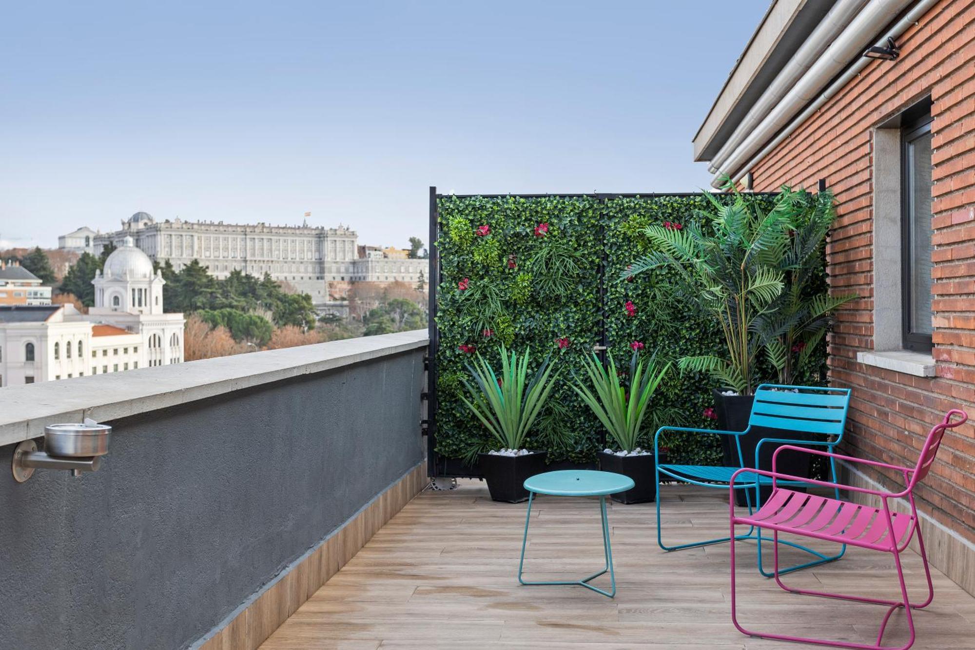 Hotel Acta Madfor Madrid Bagian luar foto
