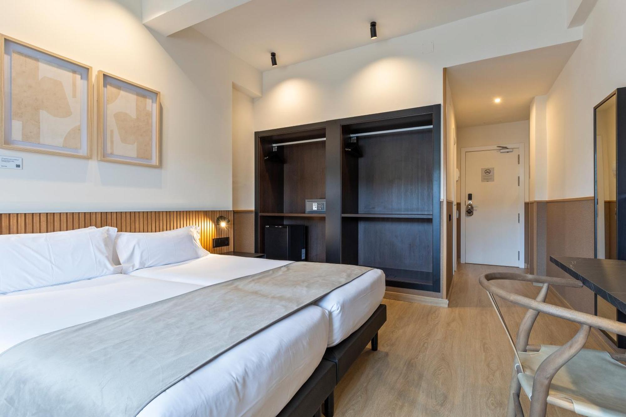 Hotel Acta Madfor Madrid Bagian luar foto