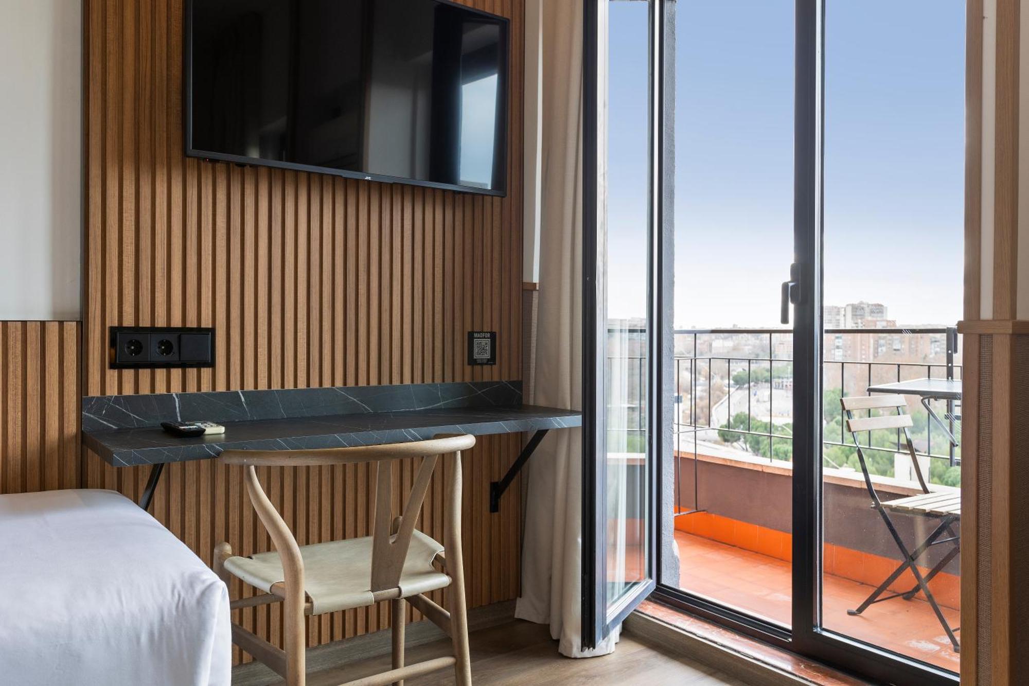 Hotel Acta Madfor Madrid Bagian luar foto